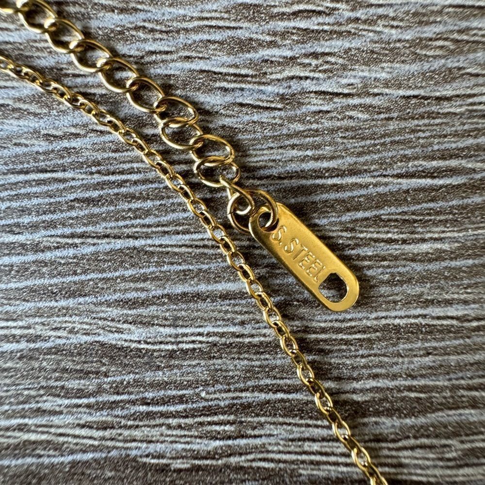 Gold Shell Necklace A1255 - Picture 4 of 5